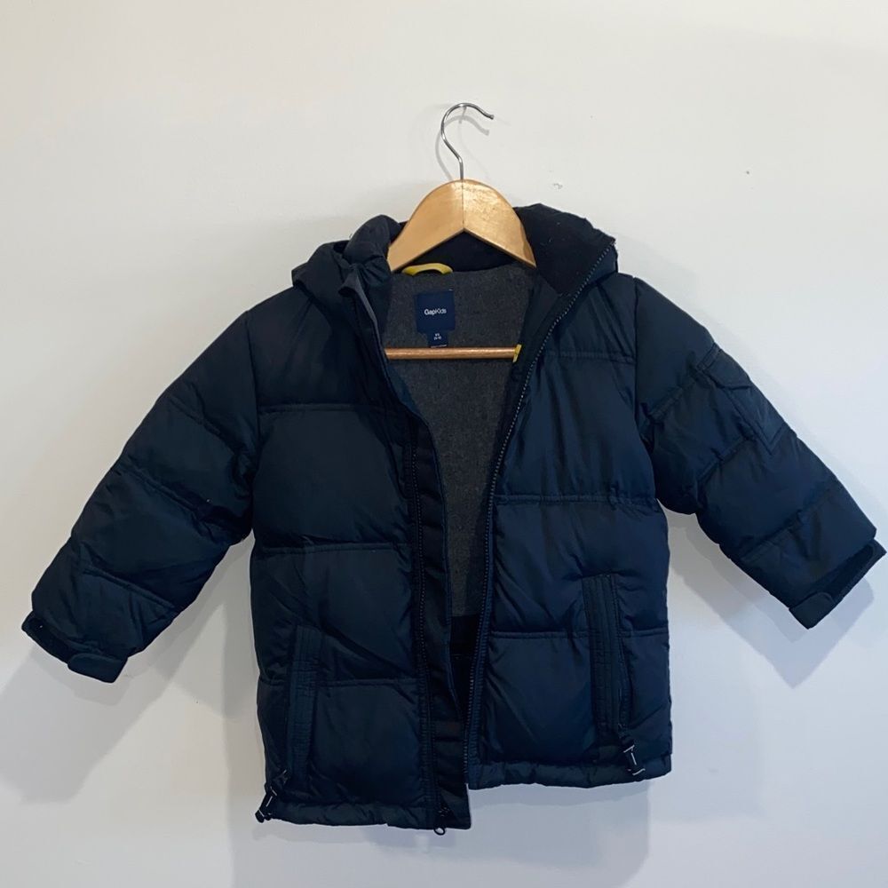 GAP Kids Boys Black Puffer Jacket XS (4-5)